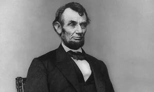 
	Nem Lincoln találta fel a Facebookot
