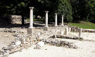 
	Aquincum ismeretlen házai és utcái
