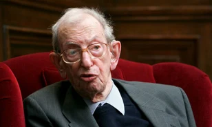 
	Elhunyt Eric Hobsbawm
