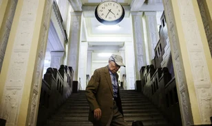 
	Lakhelyelhagyási tilalom Biszkunak
