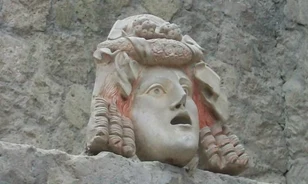 
	Nem akarnak Pompejit Herculaneumból
