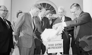 
	Kennedy kegyelmezett meg elsőként egy pulykának
