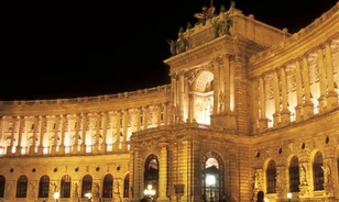 
	Magyar emlékek a Hofburg kincstárában
