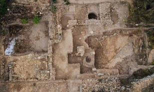 
	Több ezer éves templomot találtak Jeruzsálem mellett
