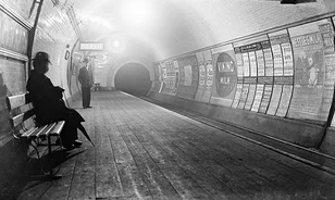 
	150 éves a londoni metró
