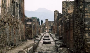 
	Megkezdődött Pompeji restaurálása
