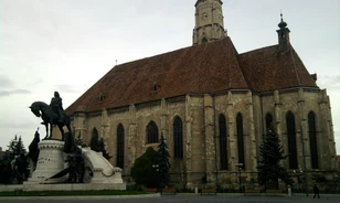 
	Kukába kerültek Mátyás király koszorúi
