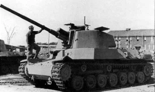 
	"Fantomtankot" keresnek egy japán tóban

