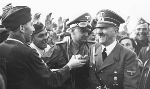 
	Hitler, a szoborgyűjtő
