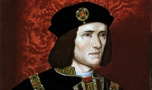 
	Utolsó csatájában is koronát viselt III. Richard
