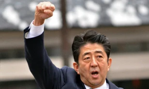 
	Visszavonta Japán háborús múltjáról szóló kijelentéseit a kormányfő
