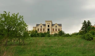 
	A feledés kastélya

