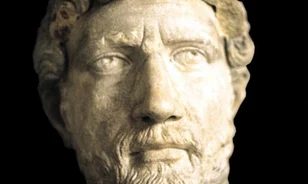 
	Ma meleg lenne Hadrianus
