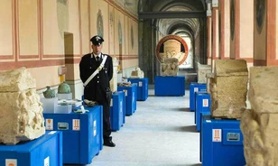 
	A feketepiacról mentették ki a rendkívüli etruszk leletet
