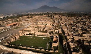 
	Elveszítheti Pompeji védett világörökségi címét
