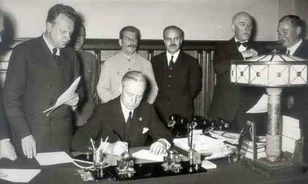 
	A totalitárius diktatúrák áldozataira emlékezünk
