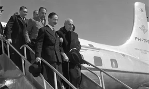 
	Elismerte a CIA az iráni puccsban való szerepét
