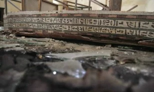 
	Múmiákat gyújtottak fel az egyiptomi tüntetők

