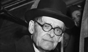 
	125 éve született T. S. Eliot Nobel-díjas költő
