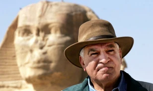
	Dagad a botrány az egyiptomi Indiana Jones körül
