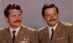 Magyar űrhajósok a zűrben
