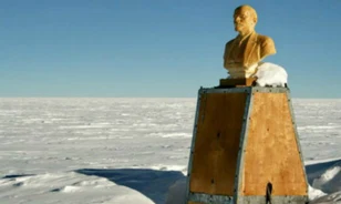 Lenin-szobrok váratlan helyeken
