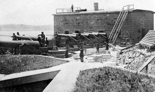 Rejtett erődöt találtak az Alcatraz alatt
