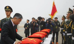 Hazatérnek a kínai "önkéntesek" maradványai Koreából
