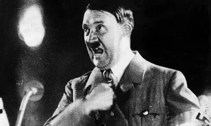 19 fogát húzták ki Hitlernek
