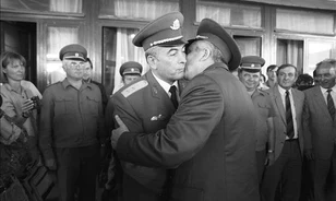 „Határozottság és rugalmasság" - így vonultak ki a szovjet csapatok
