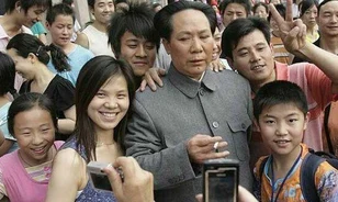 Népszerűek a Mao Ce-tung-hasonmások Kínában
