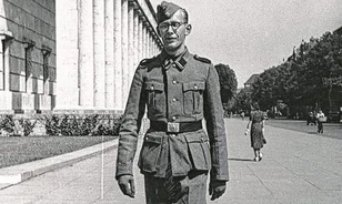 300 ezer gyilkosságban való bűnrészességgel vádolnak egy auschwitzi őrt
