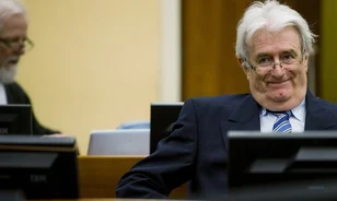 Karadzic: a bíróság a szerb nép felett ítélkezik
