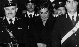 A maffia Tízparancsolat-értelmezése
