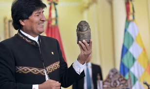 Visszakapott Bolívia egy csalárd módon elvitt ősi istenszobrot
