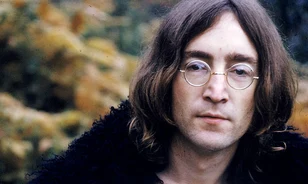 John Lennon boldogtalan gyermekkora nélkül sosem lett volna Beatles 
