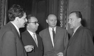 Egy ideig forradalomnak tartotta 1956-ot Aczél György
