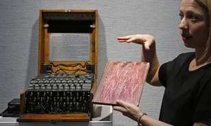 Egymillió dollárért kelt el Alan Turing jegyzetfüzete
