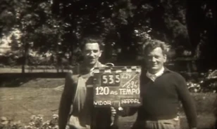 Ritka felvételen élcelődnek egymással a Horthy-korszak filmsztárjai
