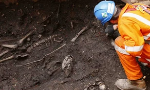 Mégsem meztelenül temethették el a londoni pestis áldozatait
