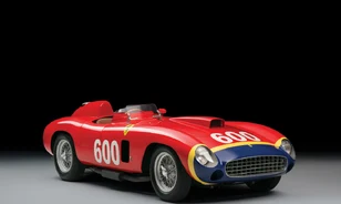 Elárverezik Fangio történelmi Ferrariját
