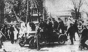 Mi köze volt Donald Trump édesapjának a Ku Klux Klán miatt 1927-ben kitört zavargáshoz?

