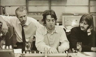 Elhunyt George Martin, az "ötödik Beatle"
