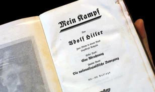 Több mint 20 ezer dollárért kelt el Hitler saját Mein Kampfja
