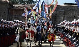 Hatalmas pompával mutatták be Jeanne d'Arc állítólagos gyűrűjét
