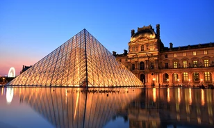 Halottasháznak is csúfolták a Louvre üvegpiramisát
