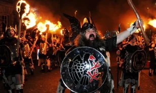 
	Unaloműző társasjátékokkal bocsátották a túlvilágra halottaikat a vikingek
