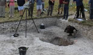 Meglepetés fogadta a kutatókat a Stonehenge melletti rejtélyes építmény feltárásán
