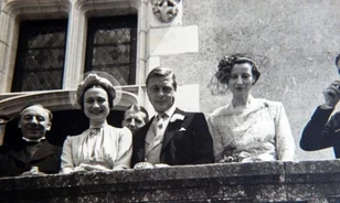 Soha korábban nem látott fotók kerültek elő VIII. Edward és Wallis Simpson esküvőjéről
