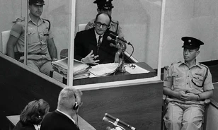Amikor a hóhért ítélik halálra – Adolf Eichmann bírái előtt

